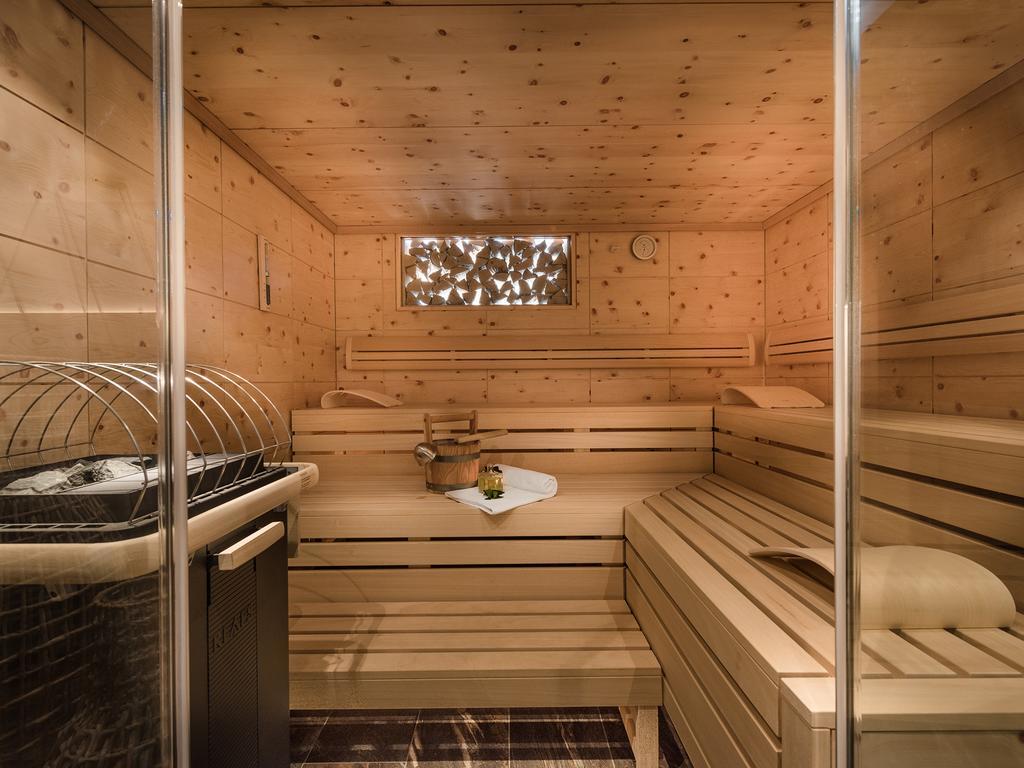 Alpenhof Hotel 3*